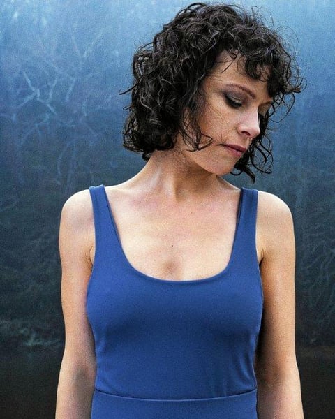 Emily Loizeau