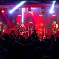 Quelque Chose de Johnny et Groupe Mécéki