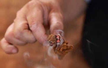 Méthodes d'allumage du feu, de la Préhistoire à l'époque médiévale