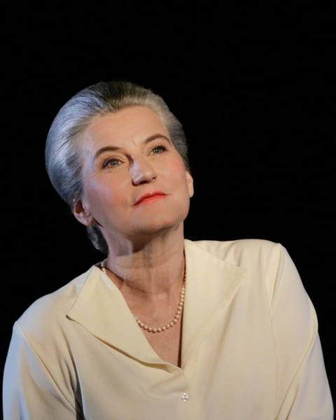 SIMONE en aparté