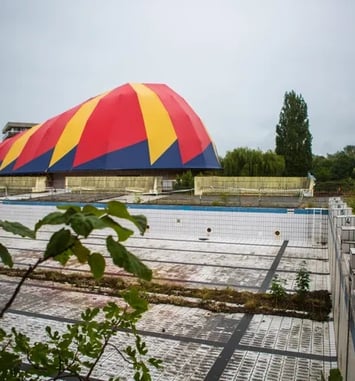 La Cité du cirque : de la piscine au Chapiteau